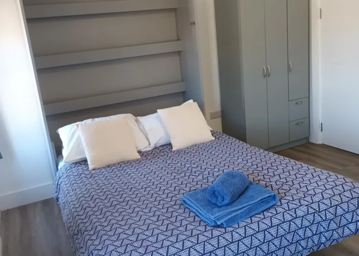 Central Ensuite Guest Room